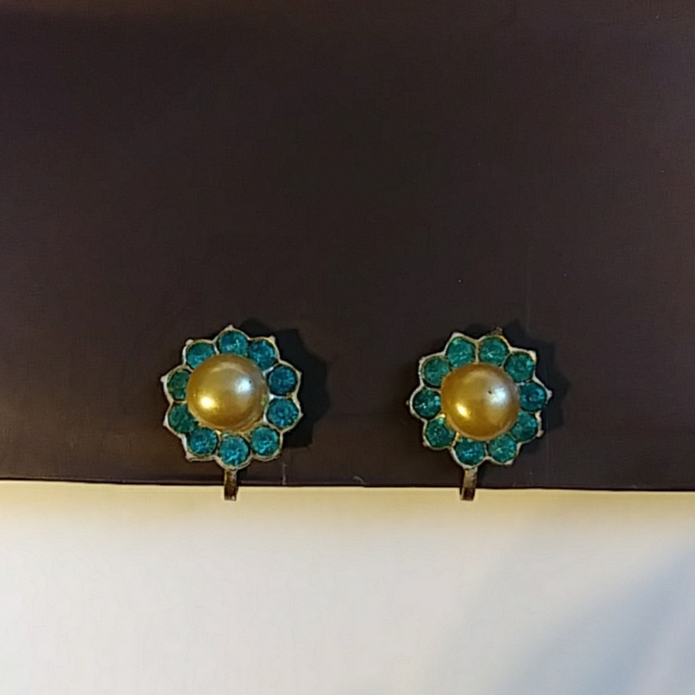 Vintage faux pearl and blue screw back earrings